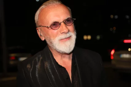 "To me je oblikovalo" Dino Merlin o Vesni Zmijanac, mladim pjevačima i odrastanju u mahali