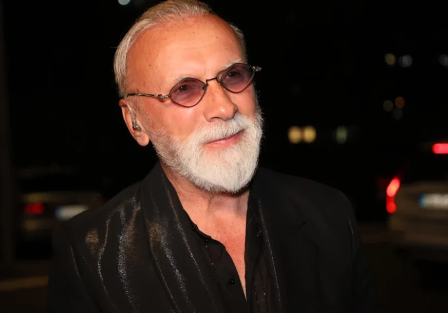"To me je oblikovalo" Dino Merlin o Vesni Zmijanac, mladim pjevačima i odrastanju u mahali