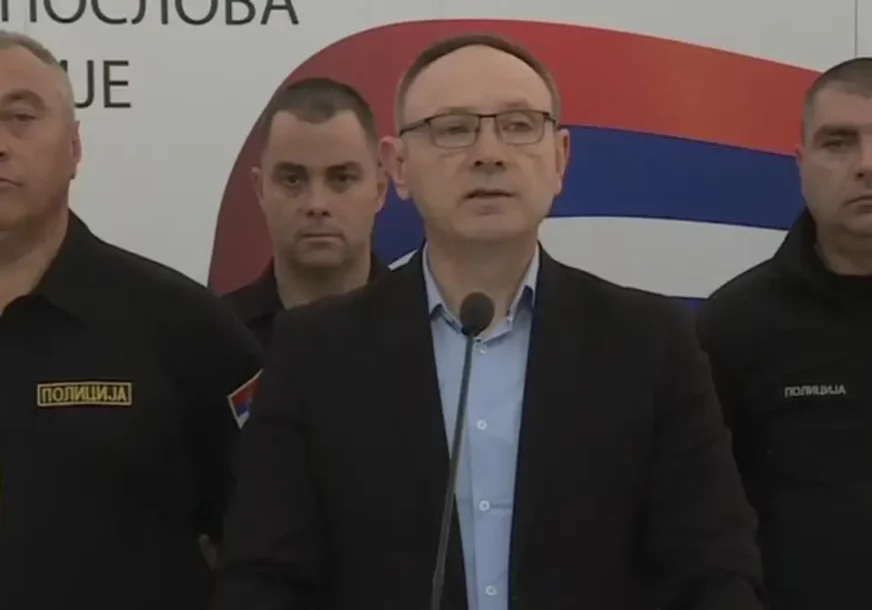 "Pozivamo sve da skup do kraja prođe mirno" Direktor policije iznio procjenu o broju okupljenih na Slaviji, poručio da je okupljanje PRIJAVLJENO