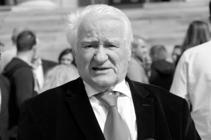 Ostavio veliki trag u politici Srbije: Preminuo Dragoljub Mićunović