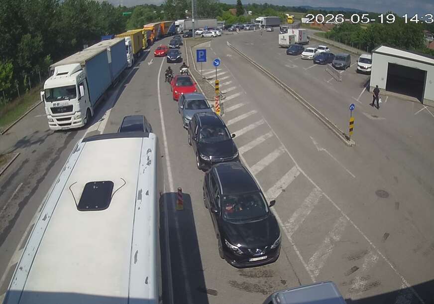 Duga više od 2 kilometra: Kolona kamiona pred Graničnim prelazom Donja Gradina