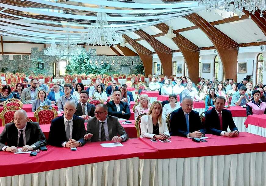 FOTO: USTUPLJENA FOTOGRAFIJA