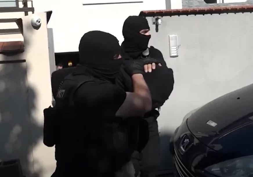 Tražio ga Interpol: Vođa krimi-grupe iz Crne Gore uhapšen u Beogradu, organizovao ŠVERC SKANKA