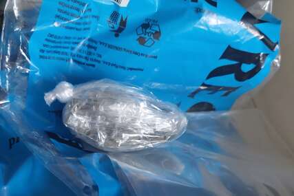 (FOTO) Banjalučka policija u akciji: Zaplijenjeno oko 1,5 kilograma marihuane, UHAPŠENE 2 OSOBE