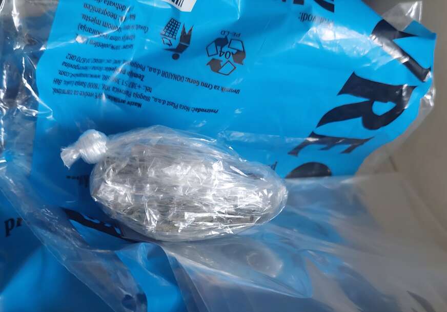 (FOTO) Banjalučka policija u akciji: Zaplijenjeno oko 1,5 kilograma marihuane, UHAPŠENE 2 OSOBE