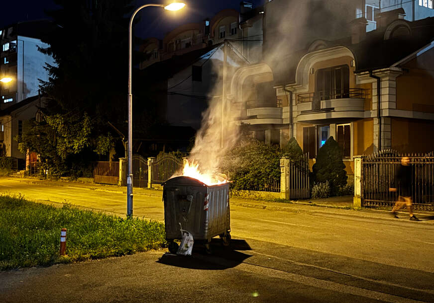 (VIDEO) Gori kontejner u Boriku: Vatrogasci obaviješteni, STIŽU NA TEREN