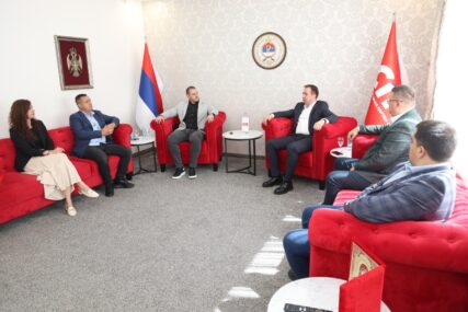 (FOTO) "ZNAČAJNO POJAČANJE" Ugledni ljekar pristupio Socijalističkoj partiji Srpske