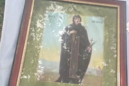 Čudo u Petrovaradinu: Kuća izgorjela od temelja do krova, a vatrogasci izvukli NETAKNUTU ikonu Svete Petke