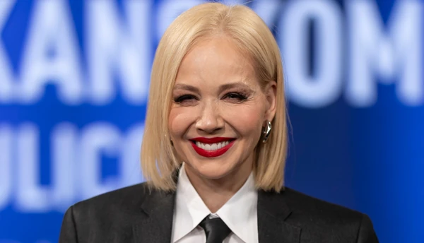 "Nisam 20 godina vidjela sunce" Jelena Rozga otkrila tajnu mladolikog izgleda, a evo šta je kupila od prve zarade