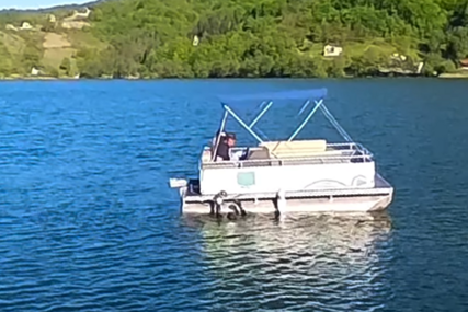(VIDEO) Romantična drama na Plivskom jezeru: Prsten PAO U VODU, ali uz pomoć ronilaca prosidba ipak uspješno završena