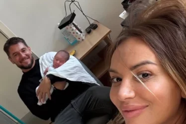 (FOTO) Prva slika Joce Stefanovića sa sinom: Puca od ponosa dok NOSI PRVENCA, a hrabra mama ne skida osmijeh