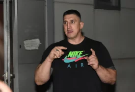 "ŠTA HOĆE, DA MI UZIMA KINTU" Kristijan Golubović definitivno precrtao Kristinu, pa priznao da se okreće SAJTU ZA ODRASLE