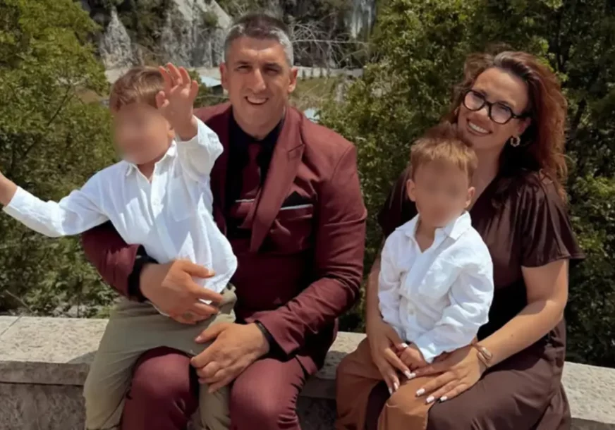 (FOTO) POMIRILI SE KRISTIJAN GOLUBOVIĆ I KRISTINA SPALEVIĆ Krstili sinove na Ostrogu, rijaliti učenica objavila fotografije