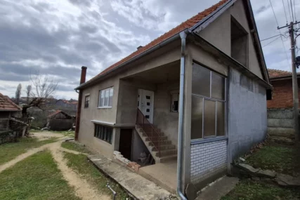 Evo šta se dešava sa osumnjičenim: Miroljub pretučen NA KUĆNOM PRAGU, tužilaštvo naložilo obdukciju 
