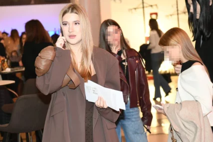 (FOTO) Bujne grudi u prvom planu: Kćerka Goce Tržan napravila selfi koji je mnogima pomutio pamet