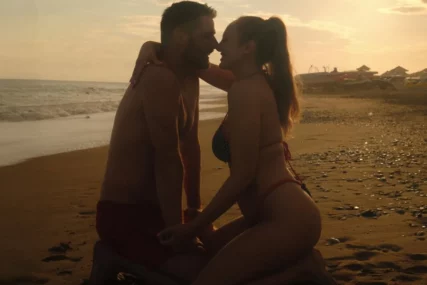 (FOTO) "Naše putovanje je ispalo savršeno" Luna i Marko u STRASNOM ZANOSU na plaži, objavili romantične fotografije