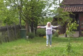 "IMAO JE NAPADE, TREBALO SE IZBORITI SA TIM" Pjevačica zbog unuka sa autizmom otišla da živi na selo