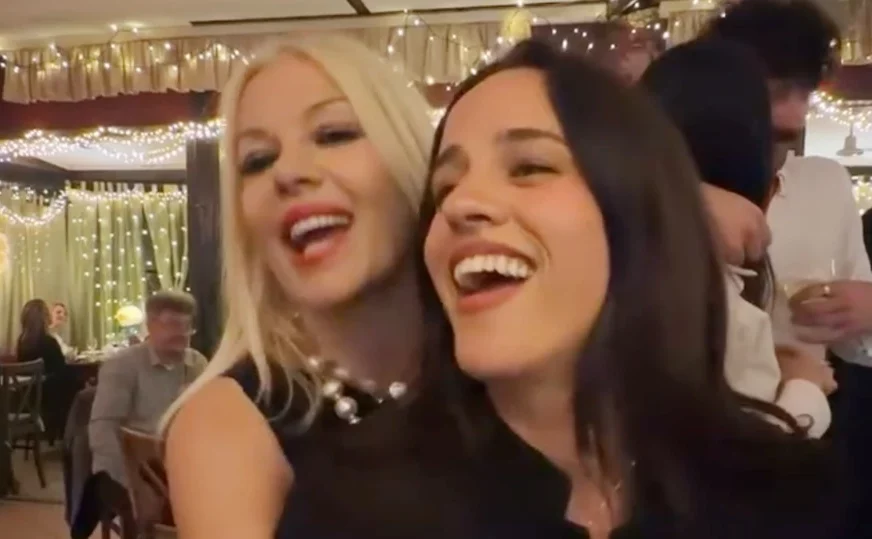 Ne zna se koja je ljepša: Bivša supruga Jovana Memedovića grli njihovu kćerku, svi kažu da su ko sestre