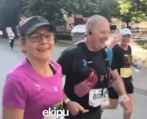 (VIDEO) Priča sa banjalučkog polumaratona koja će vas RAZNJEŽITI: Upoznajte slijepog heroja Miladina i njegovu nevjerovatnu svitu