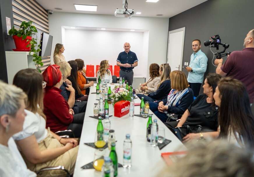 (FOTO) m:tel nastavlja sa podrškom sigurnim kućama u BiH: Održan radni sastanak u Sarajevu