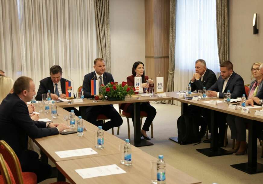 Stanivuković „na svoju ruku“: Srpskainfo otkriva o čemu se RAZGOVARALO na sastanku opozicije