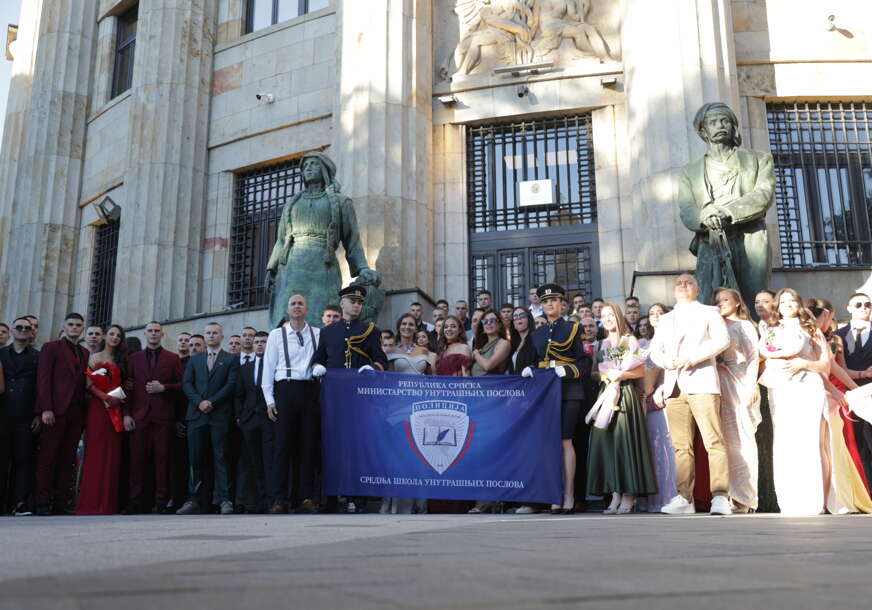 Svečani defile 10. klase u Banjaluci