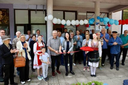 (FOTO) „Ovo je važan korak za oktobar“ Jelena Trivić otvorila kancelariju u Doboju