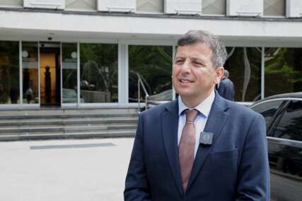 (VIDEO) „Vukotu opkolili crvendaći“ Vukanović se OSVRNUO na proslavu TROJIČINDANA u Gacku