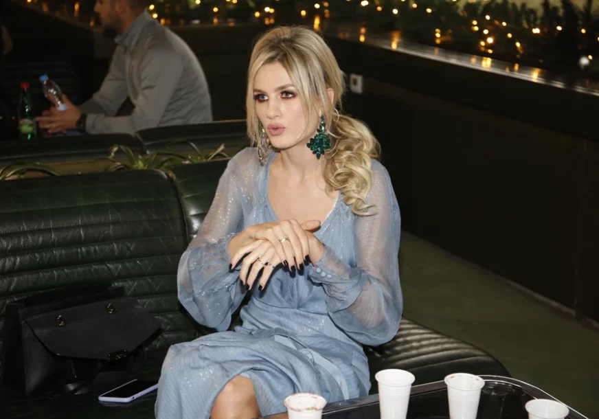 (FOTO) "Moja beba ima godinu dana" Nevena Božović ponosno objavila sliku sa nasljednikom