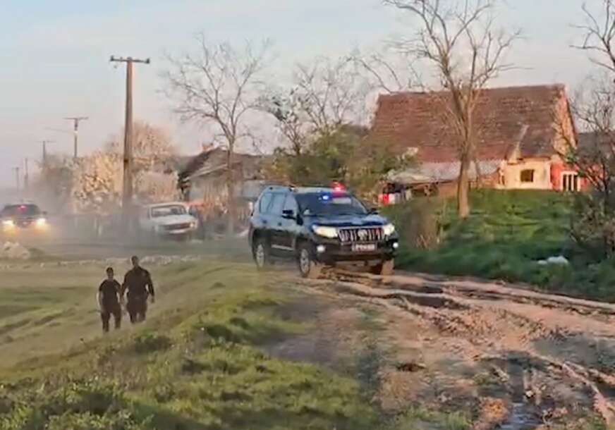 BJEŽAO, PA PUCAO NA POLICIJU! Novi detalji filmske drame na autoputu, evo šta se dešava sa opasnim bjeguncem