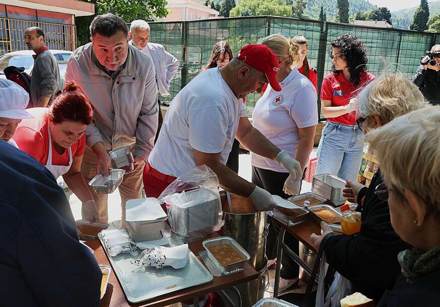(FOTO) Poruka iz Mostara, uz sindikalni grah: Želimo solidarnije društvo, a ne šačicu ekstremno bogatih