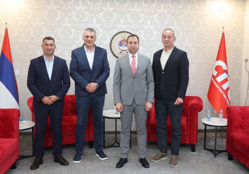 (FOTO) "Od danas imamo klub odbornika" Pojačanje za SPS u Novom Gradu, Selak uputio snažnu poruku