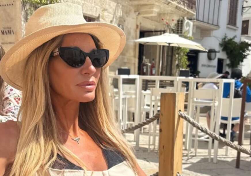 (FOTO) ŽIVI PUNIM PLUĆIMA Bivša žena Milana Kalinića se baškari u Italiji i ispija koktele
