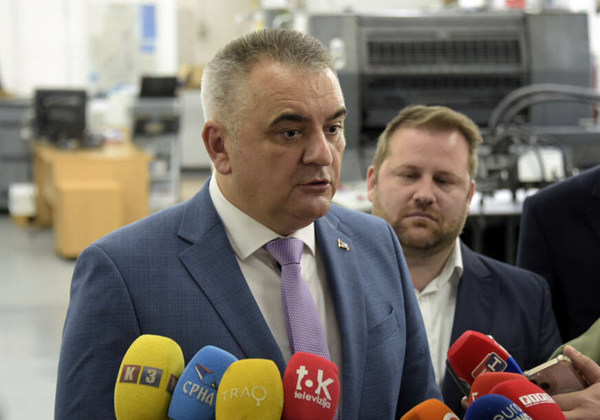 „Dokaz da brinemo o najmlađima“ Minić najavio besplatne udžbenike za sve osnovce u Srpskoj