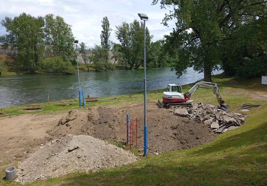 (VIDEO, FOTO) "Odmah zaustavite radove na Vrbasu" Otvoreno pismo Stanivukoviću zbog "banjalučke rive" i sječe vrba