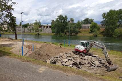 (VIDEO, FOTO) Za šetalište uz Vrbas milioni, a u naseljima "otpadaju točkovi": Šta Banjalučani poručuju Stanivukoviću?
