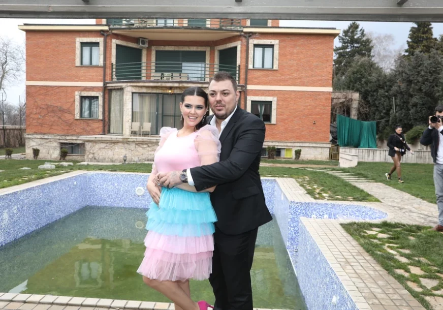 (FOTO) "VI ŠTO SVIMA GREŠKE BROJITE, SA SVOJIMA KAKO STOJITE" Sloba Vasić zadržan u psihijatrijskoj ustanovi, njegova žena se oglasila, pa napravila pometnju
