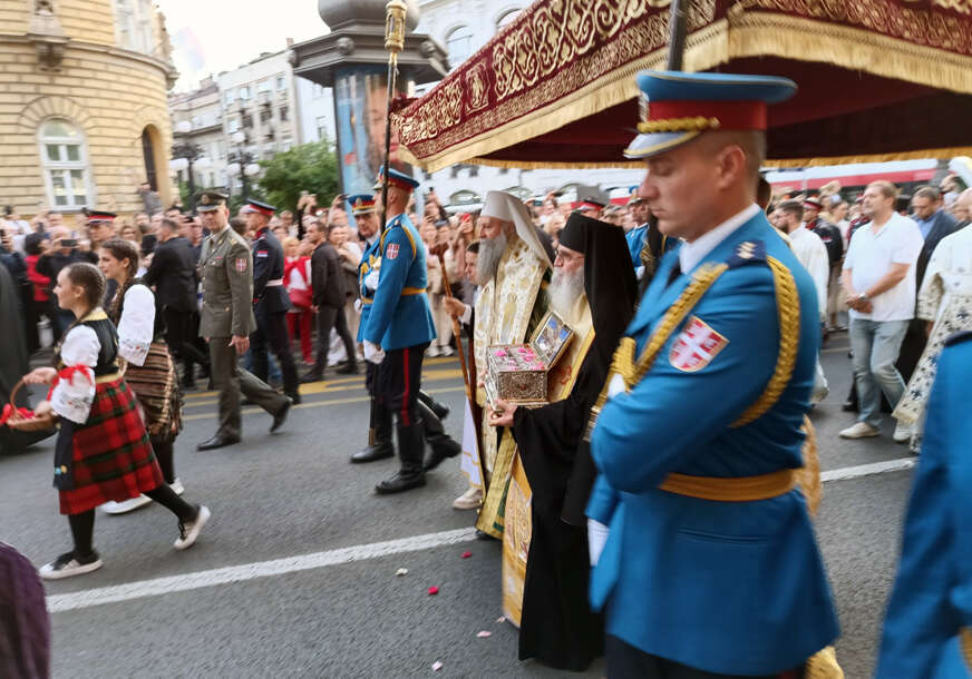 "Pokazujemo da smo narod vjerni" Patrijarh Porfirije poručio da je Beograd danas molitveno središte srpskog naroda