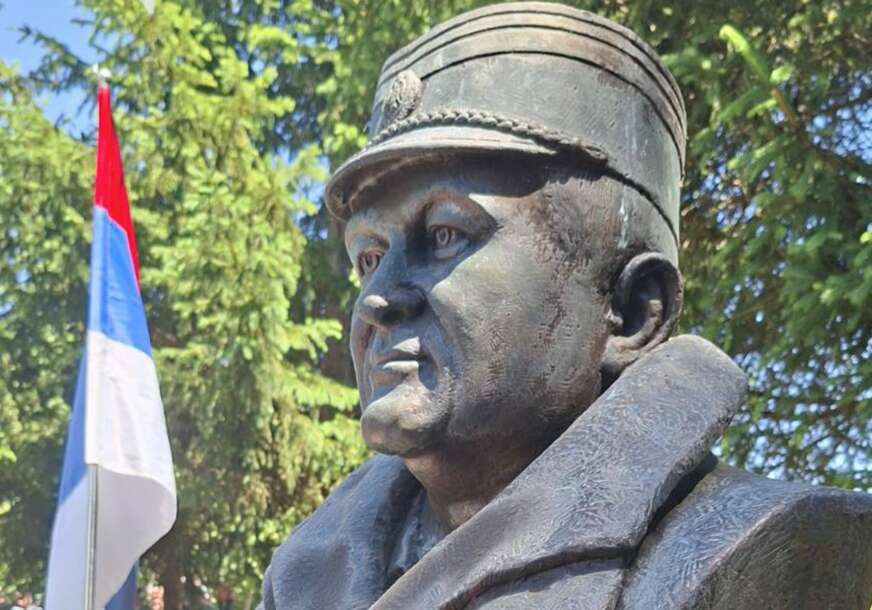 (FOTO) Obilježene 23 godine od smrti Momira Talića: Odata počast generalu VRS i svim poginulim srpskim borcima