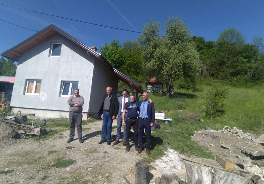 (FOTO) Humanost na djelu: Demobilisani borac Vojske Srpske dobio novu kuću