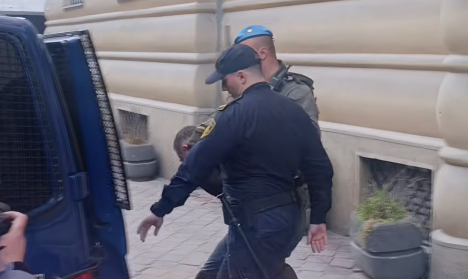 Tarik usmrtio novinarku službenim pištoljem