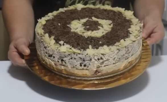 RECEPT ZA  ĐURĐEVDANSKU TORTU Ukus je nevjerovatan, a gotova je za samo pola sata