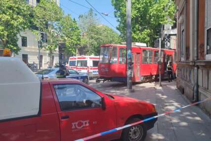 (VIDEO, FOTO) "Ljudi su ISKAKALI KROZ PROZOR" Tramvaj se zakucao u zgradu, očevici otkrili detalje užasa