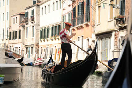 (VIDEO, FOTO) Venecija i Dolce far niente: Kad svaki talas priča priču, a kamen pjeva poeziju