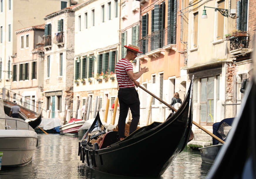 (VIDEO, FOTO) Venecija i Dolce far niente: Kad svaki talas priča priču, a kamen pjeva poeziju