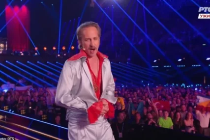 "MNOGO MI GA JE ŽAO" Voditelj Evrovizije se na sceni pojavio u zanimljivoj kombinaciji, voditeljka RTS ga odmah prozvala