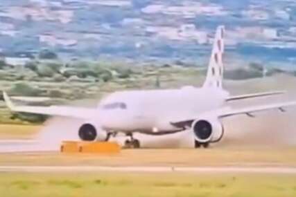 (VIDEO) Sumnja se da je ovo UZROK IZLIJETANJA SA PISTE: Oglasio se jedan od PUTNIKA nakon incidenta na splitskom aerodromu, pa otkrio detalje