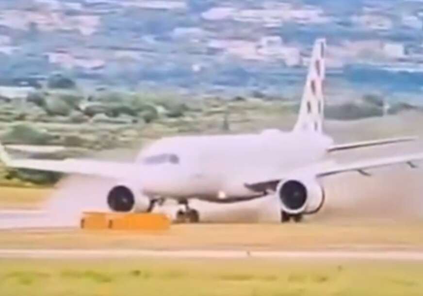 (VIDEO) POKRENUTA ISTRAGA Splitski aerodrom ponovo otvoren nakon što je avion iskliznuo sa piste