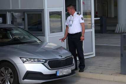 "Jesi li ti normalan" Prijedorčanin krenuo prema Njemačkoj, pa ZABORAVIO SUPRUGU na prelazu Gradiška