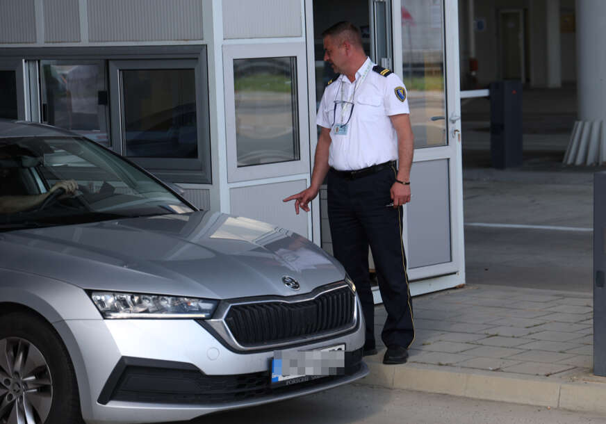 "Jesi li ti normalan" Prijedorčanin krenuo prema Njemačkoj, pa ZABORAVIO SUPRUGU na prelazu Gradiška